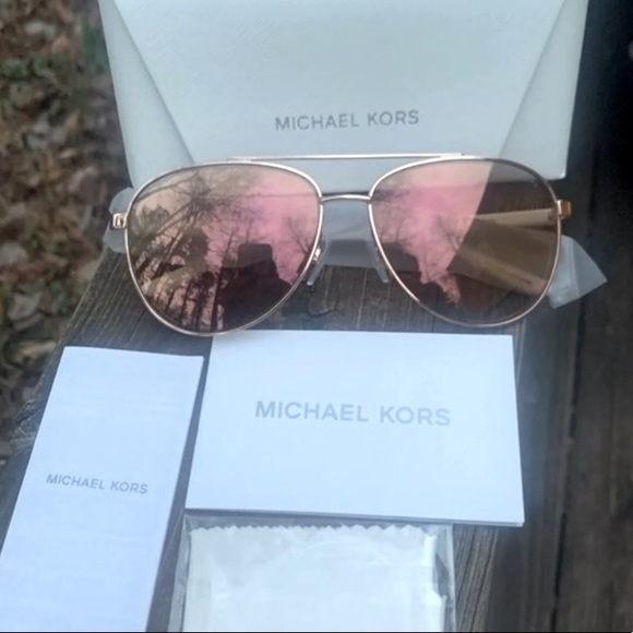 SOLD☀️ MICHAEL KORS Aviator Sunglasses Rose Gold